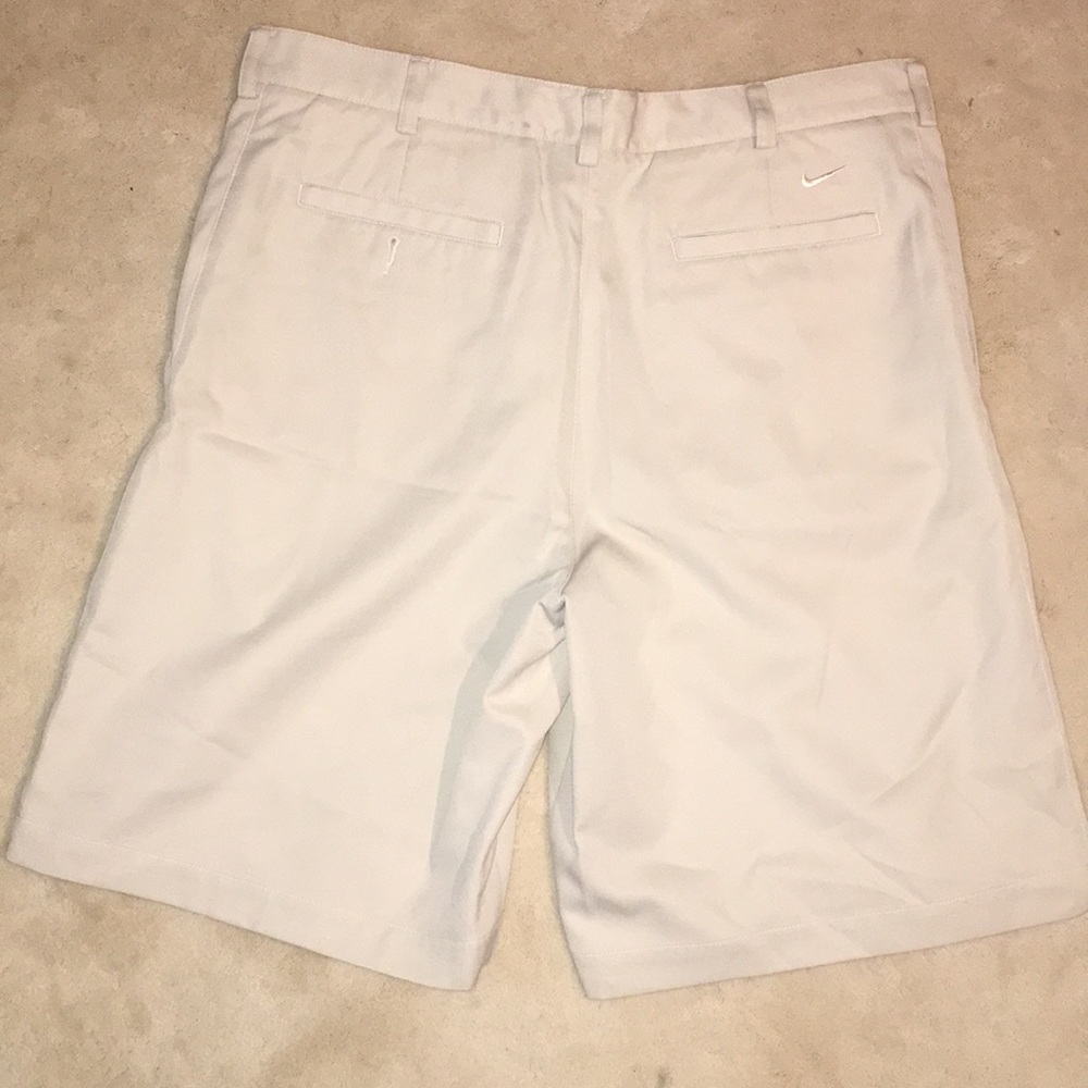 Men’s Tan Nike DRI FIT Golf Short Size 34